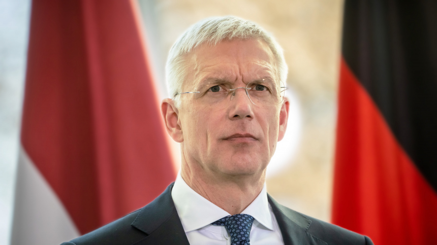 Не без скандала: глава МИД Латвии Кариньш уходит в отставку