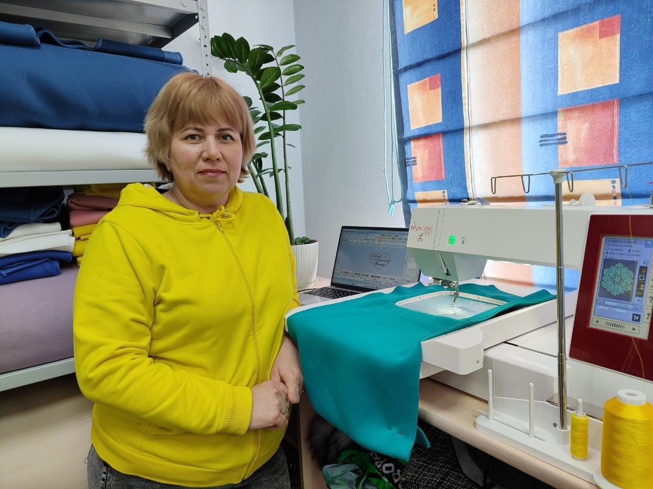 Жительница Башкирии с помощью господдержки развивает бизнес по пошиву и ремонту одежды